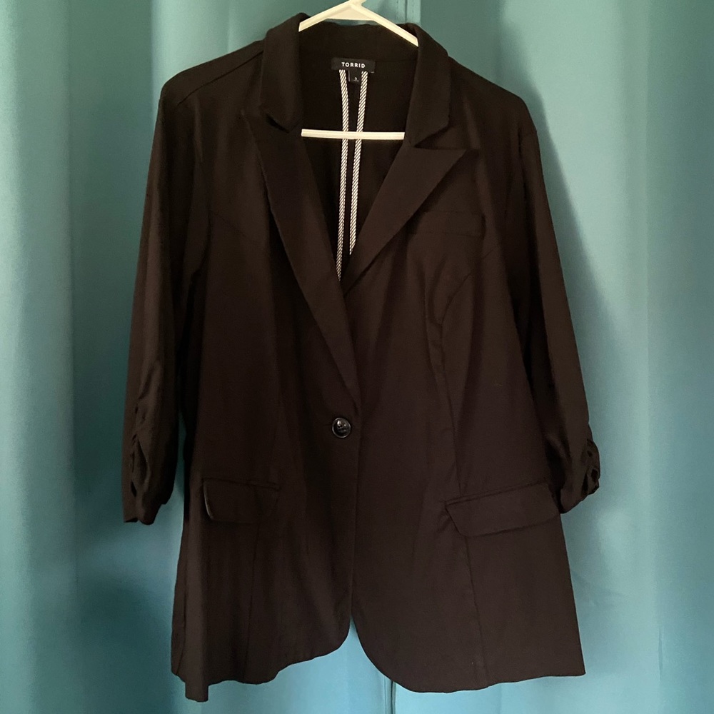 Torrid 3/4 ruched sleeve black blazer.3x